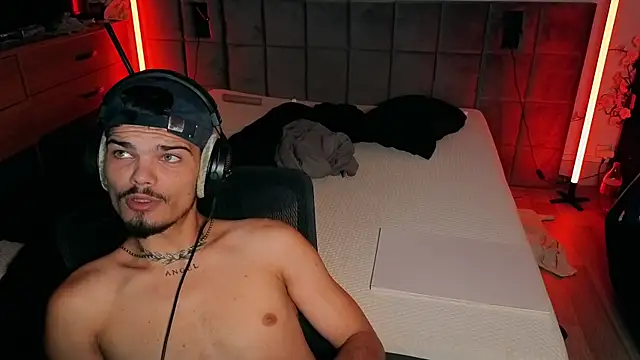 Онлайн чат XXX JordanShow