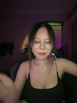 Emely-lysea's Live XXX Chat