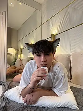 FetishFox XXX чат на живо
