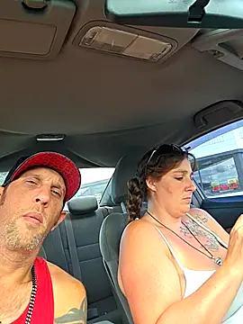 thespontaneouscouple42069's Live XXX Chat
