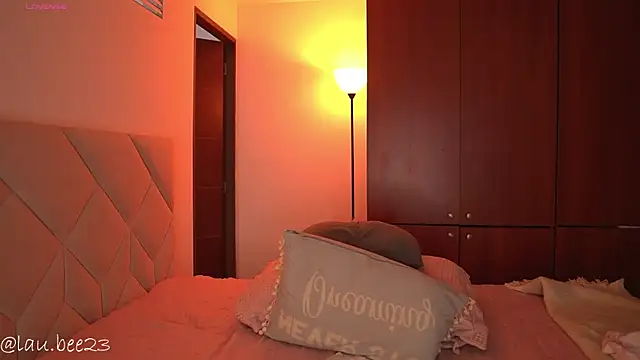 Lau_Bee Chat XXX live