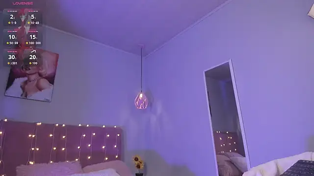 ela_petit live XXX chat
