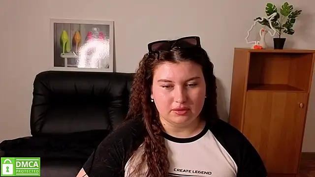 Chat XXX en directo de Katina_deeplou4