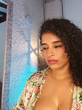 Alizon_1 Adlı Modelin Canlı XXX Sohbeti