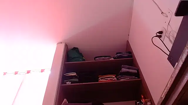 Chat +18 de nicolle_milf1978 ao vivo