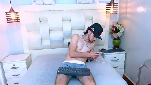 Lucas_Knight Chat XXX in diretta