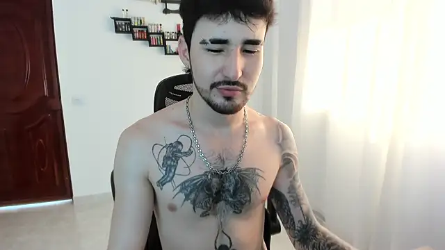 XXX chat uživo modela DmitriSanders