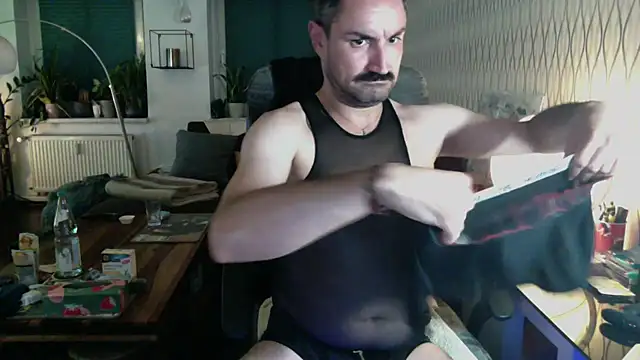 Chat XXX en directo de tomz0819