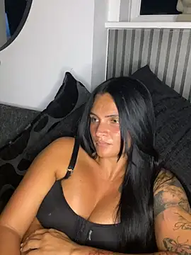 Destinylovex Adlı Modelin Canlı XXX Sohbeti