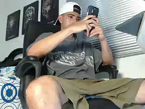Kratoswolf's Live XXX Chat