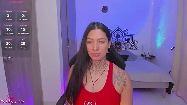 LouaneBourVip's Live XXX Chat
