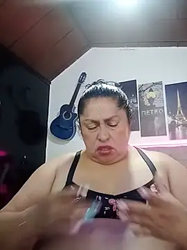Keyla01_ XXX чат на живо