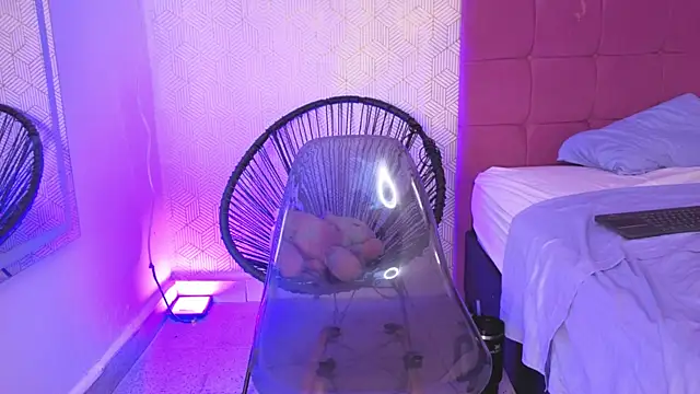 elzafuentes1's Live XXX Chat