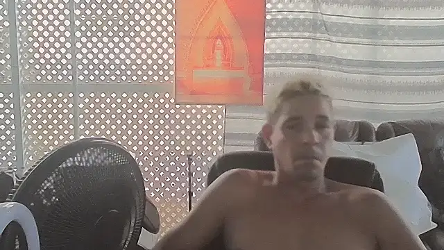 cubano1082 Show in webcam