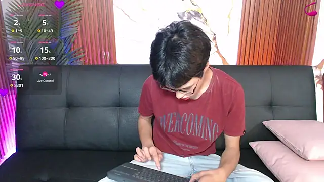 Martin_tay Live XXX-Chat