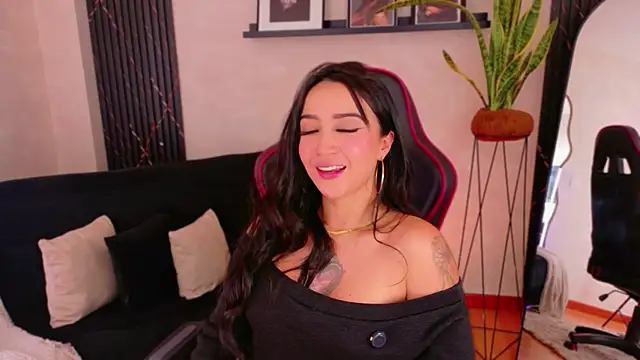 Онлайн чат XXX EmmyEvans1