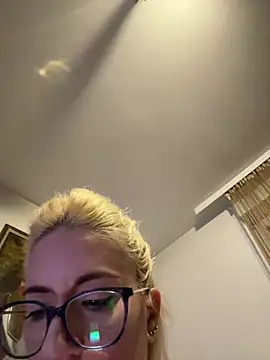 PlayWithUsXO Webcam show
