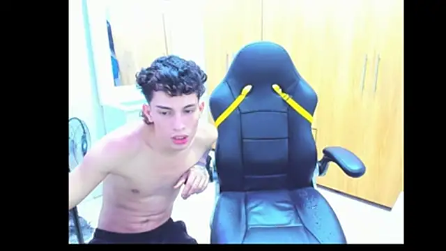 Chatroom XXX en direct de Pride_couple
