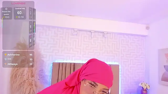 naishaa_'s Live XXX Chat