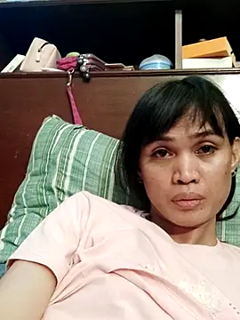QueenSoreal Chat XXX live