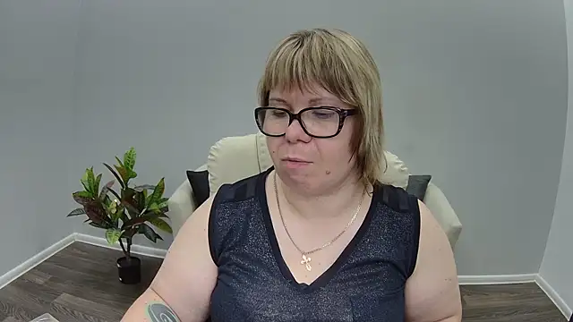دردشة BonnnyBoobsy الجنسية المباشرة