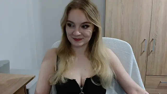 AlmaHoney Adlı Modelin Canlı XXX Sohbeti