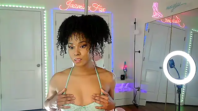 JazmineFoxx's Live XXX Chat