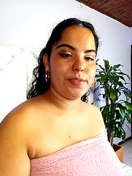 NicolleOverton Adlı Modelin Canlı XXX Sohbeti