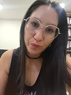 Chatroom XXX en direct de Antonella_Saa