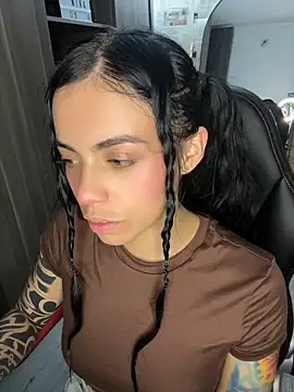 دردشة i_am_nina_ الجنسية المباشرة
