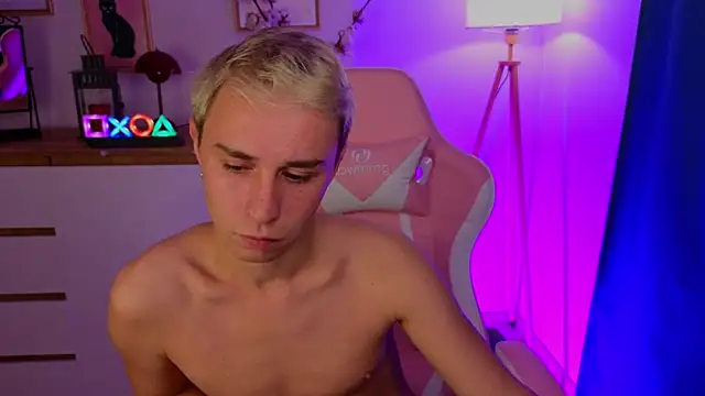 e1v1s Live XXX Chat