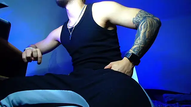 XXX chat uživo modela XanderCage99