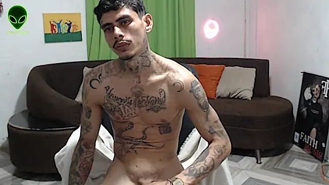 alpha_zom Live XXX Chat