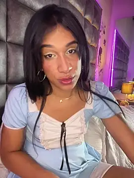 Chat +18 de Ashly_Miller ao vivo