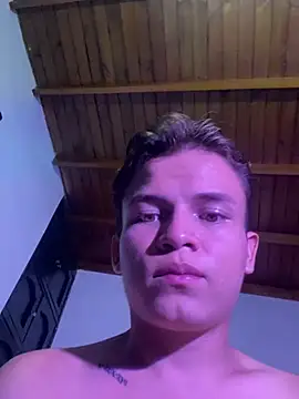 XXX chat uživo modela _Leo_Boy