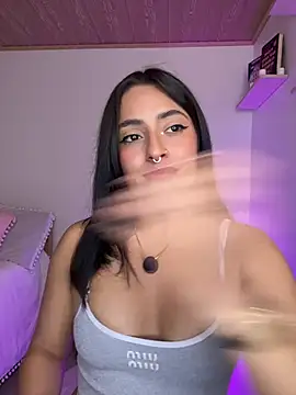 Chatroom XXX en direct de NandaVixen