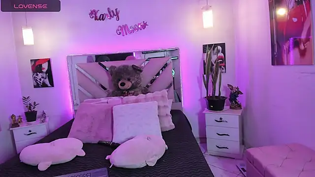 Chatroom XXX en direct de Karly_moon