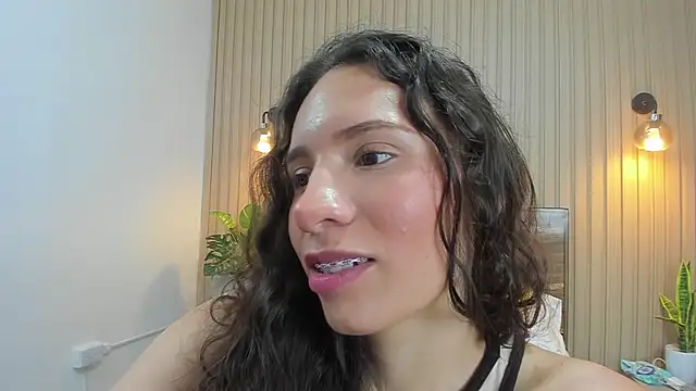 دردشة valeryn__rosse الجنسية المباشرة