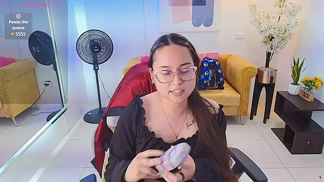 Shady_bug's Live XXX Chat