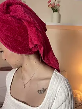 XXX chat uživo modela Alanna_DH
