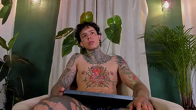 Онлайн чат XXX Aron_ford