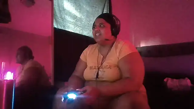 Chat XXX en directo de 1n0nlythroat
