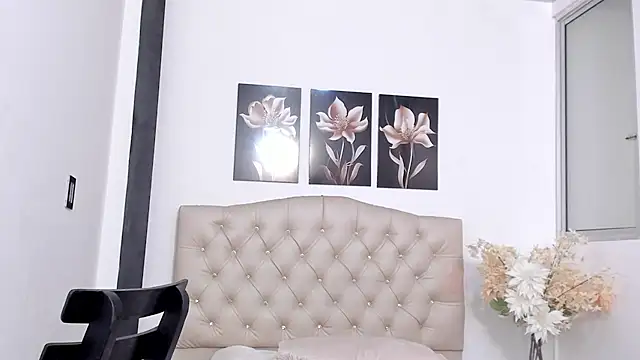 pinky_f00x Adlı Modelin Canlı XXX Sohbeti