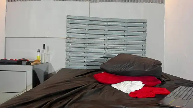 Thomas_Woolf Live XXX-chat