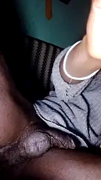 Y3ntieobiaa Chat XXX live