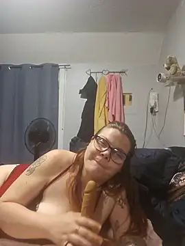 FelicityFreeze69: διαδικτυακό σόου στην κάμερα