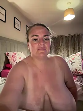 Bustygem_ – webcam-show
