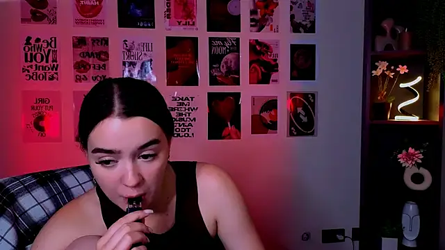 monica_xcx's Live XXX Chat