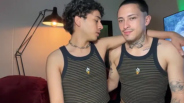 Noah_and_Steven 라이브 XXX 채팅