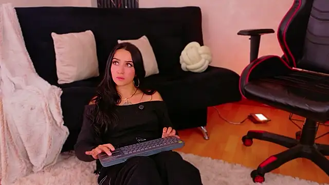 EmmyEvans1's Live XXX Chat